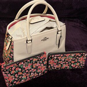 COACH Margot Carryall w/Matching Wristlet & Wallet-EXCELLENT CONDITION